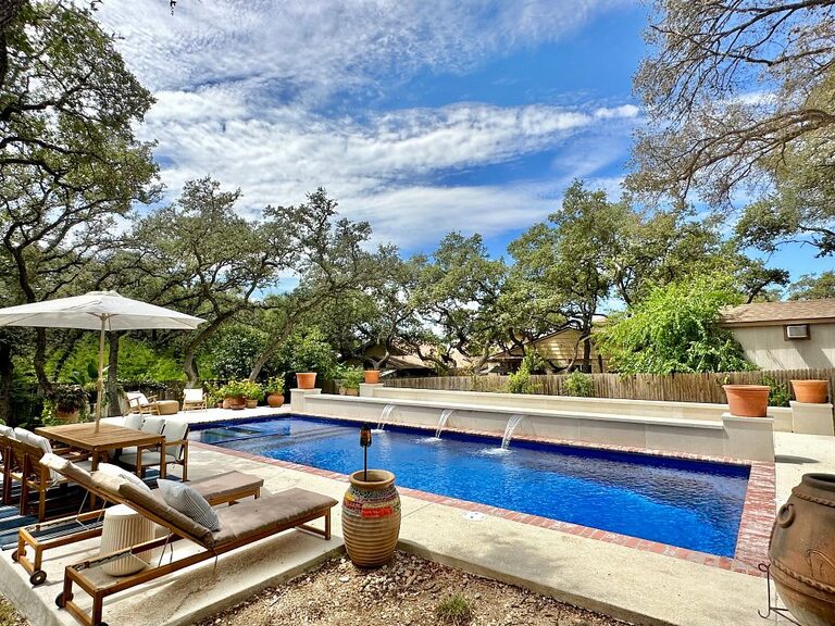 Astoria fiberglass pool, water feature. Installed by B Cool Pools in central Oklahoma.