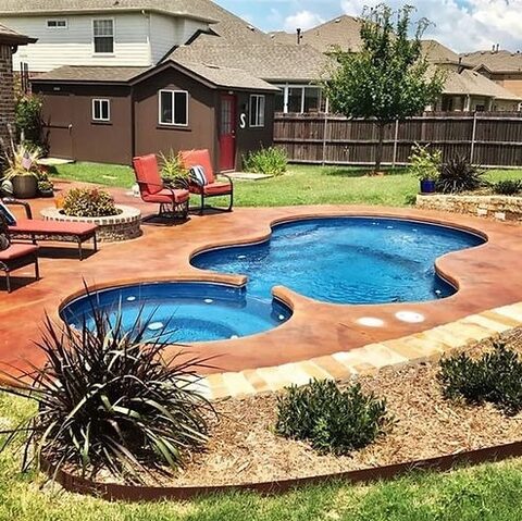 Axiom fiberglass pool, spa. Installed by B Cool Pools in central Oklahoma.