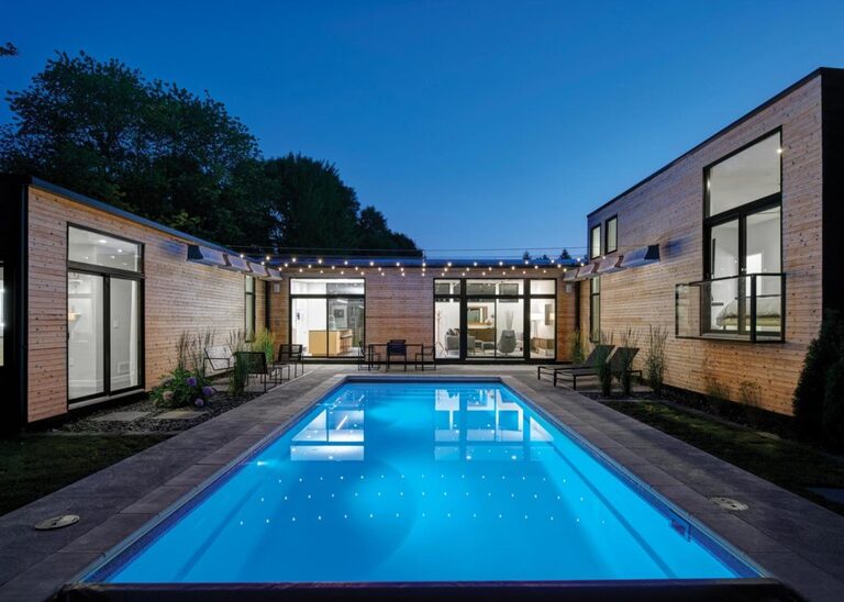 Latham Claremont fiberglass pool with Sapphire Blue gel coat.