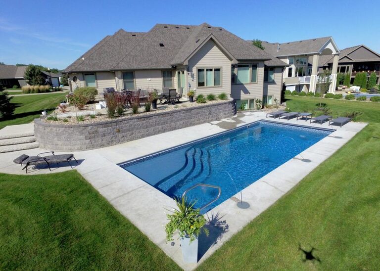 Latham Olympia fiberglass pool — perspective render.
